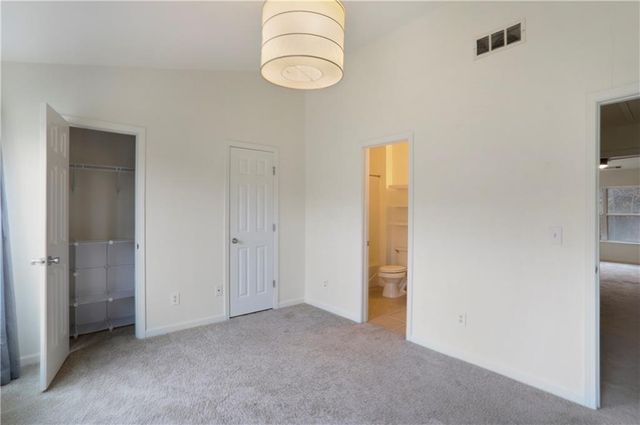 2026 Liberty NW Court 1204, Atlanta, GA 30318