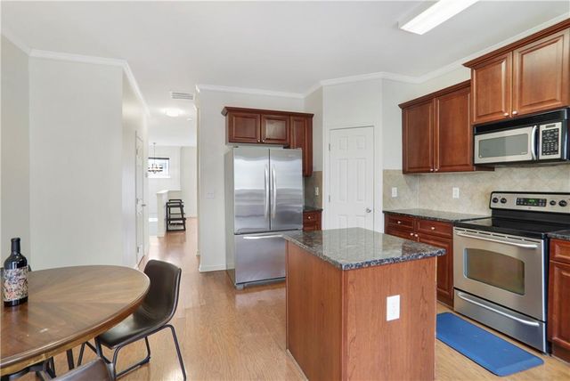 2026 Liberty NW Court 1204, Atlanta, GA 30318