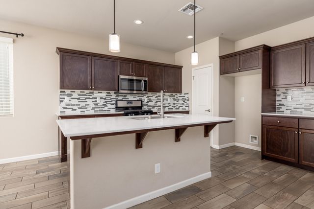 1599 Softwind Dr. Drive, Tulare, CA 93274