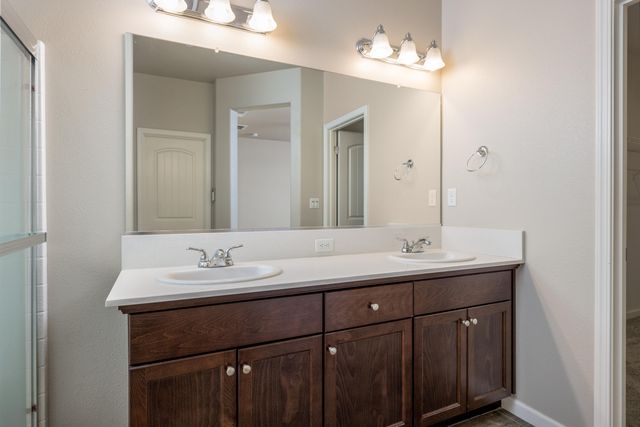 1599 Softwind Dr. Drive, Tulare, CA 93274