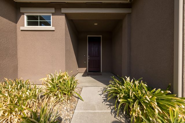 1599 Softwind Dr. Drive, Tulare, CA 93274