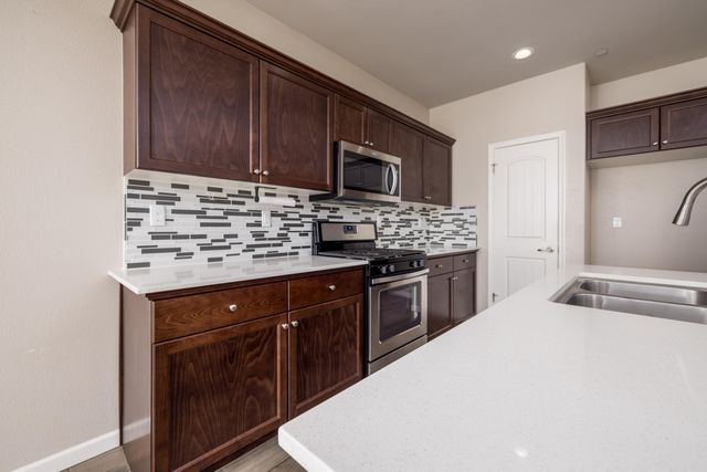 1599 Softwind Dr. Drive, Tulare, CA 93274