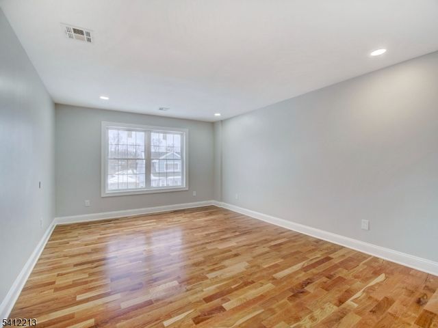 735 Vernon Ave, Kenilworth Boro, NJ 07033