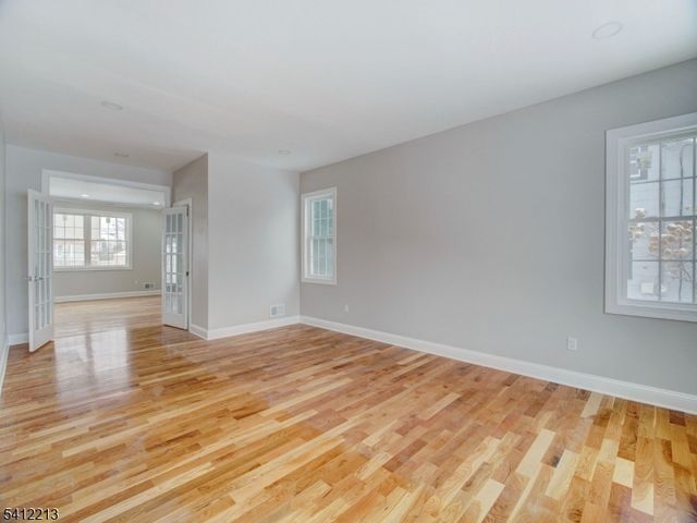 735 Vernon Ave, Kenilworth Boro, NJ 07033