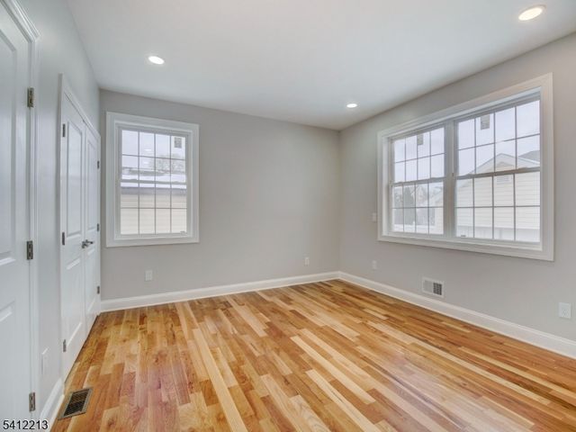 735 Vernon Ave, Kenilworth Boro, NJ 07033