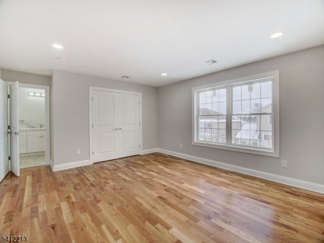 735 Vernon Ave, Kenilworth Boro, NJ 07033