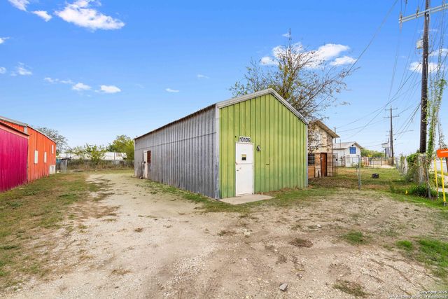 10102 Roosevelt, San Antonio, TX 78214