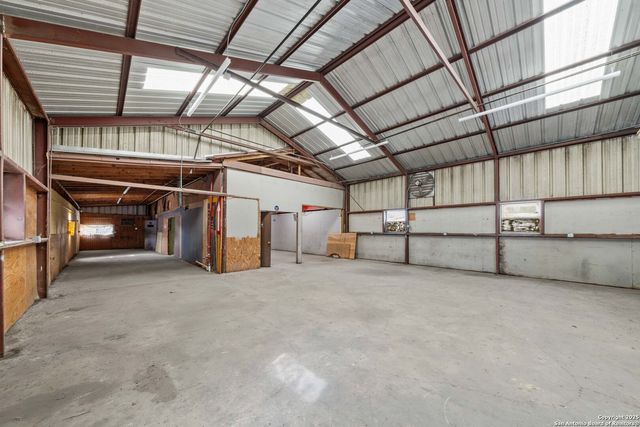 10102 Roosevelt, San Antonio, TX 78214