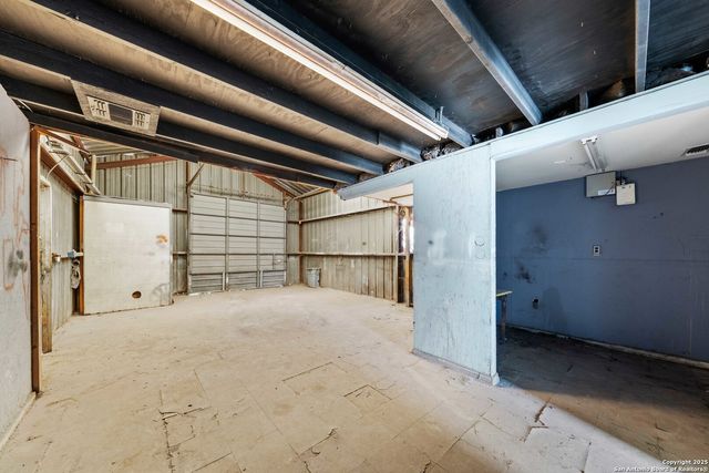 10102 Roosevelt, San Antonio, TX 78214