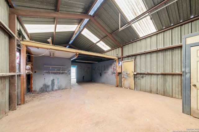 10102 Roosevelt, San Antonio, TX 78214