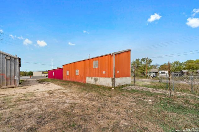 10102 Roosevelt, San Antonio, TX 78214