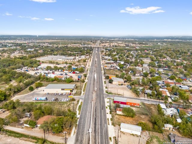 10102 Roosevelt, San Antonio, TX 78214