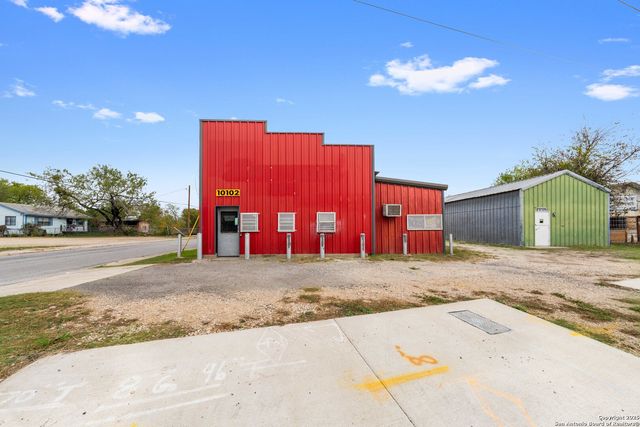 10102 Roosevelt, San Antonio, TX 78214