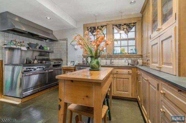 299 Whitford Avenue, Nutley, NJ 07110