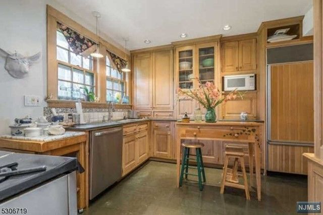 299 Whitford Avenue, Nutley, NJ 07110