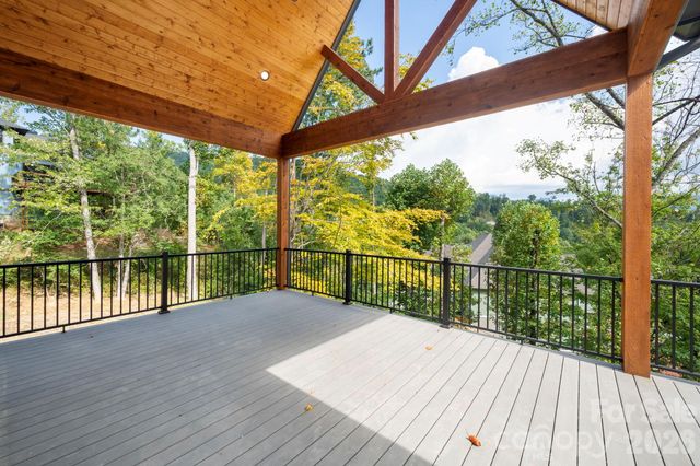 77 Camsyn Drive, Weaverville, NC 28787