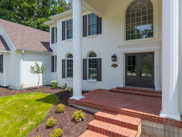 2708 BLUFF CREEK DR, Columbia, MO 65201