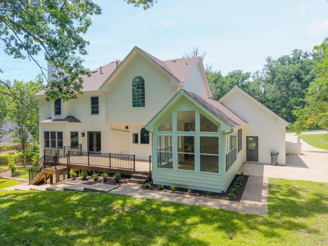 2708 BLUFF CREEK DR, Columbia, MO 65201