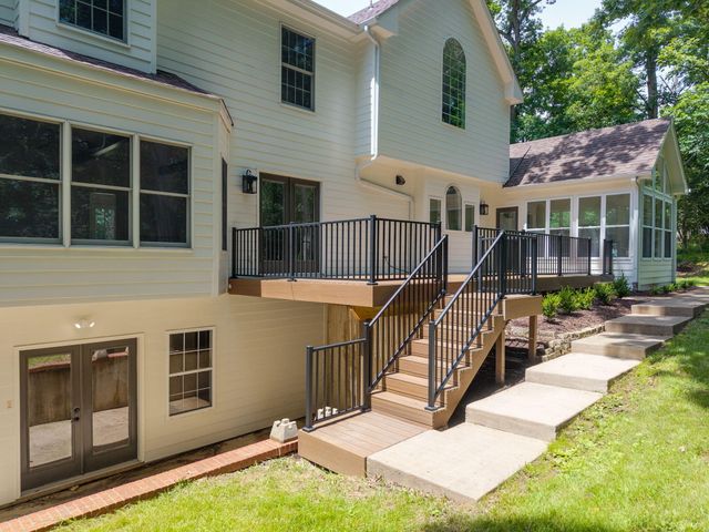 2708 BLUFF CREEK DR, Columbia, MO 65201