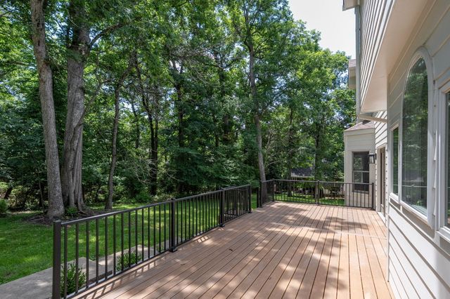2708 BLUFF CREEK DR, Columbia, MO 65201