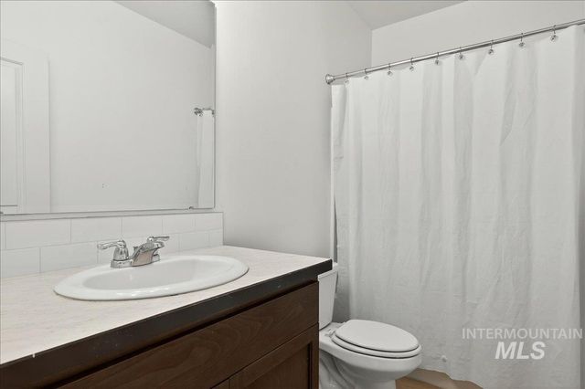 1864 E Jade Falls, Kuna, ID 83634