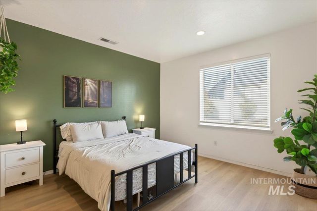 1864 E Jade Falls, Kuna, ID 83634