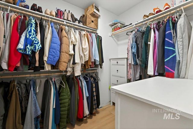 1864 E Jade Falls, Kuna, ID 83634