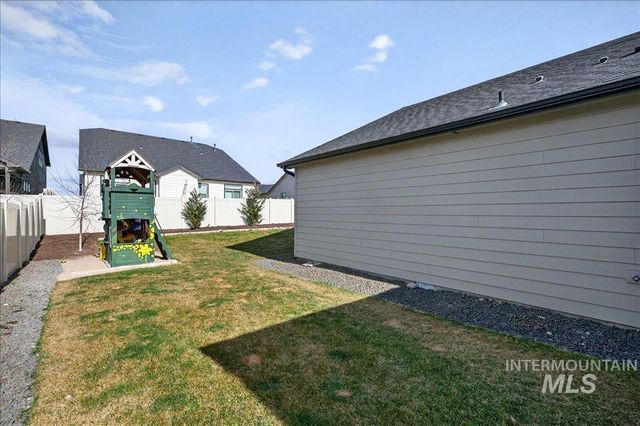 1864 E Jade Falls, Kuna, ID 83634