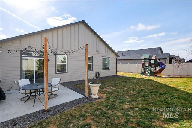 1864 E Jade Falls, Kuna, ID 83634