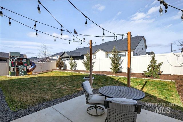 1864 E Jade Falls, Kuna, ID 83634