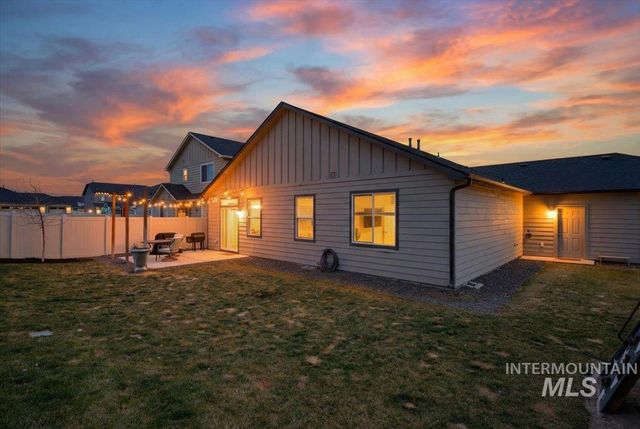 1864 E Jade Falls, Kuna, ID 83634