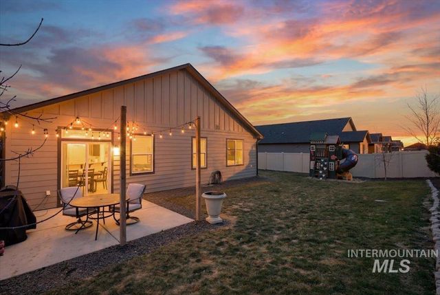 1864 E Jade Falls, Kuna, ID 83634