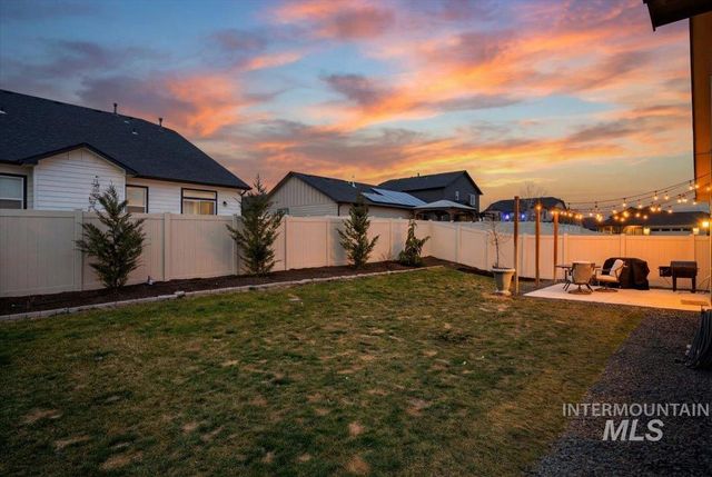 1864 E Jade Falls, Kuna, ID 83634