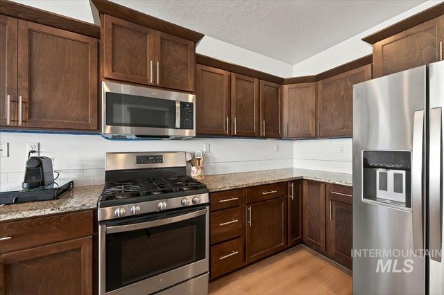 1864 E Jade Falls, Kuna, ID 83634