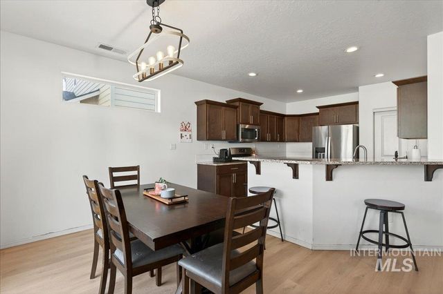 1864 E Jade Falls, Kuna, ID 83634