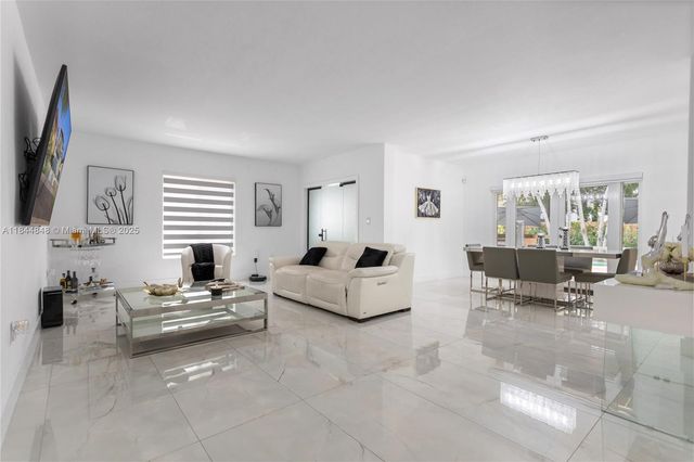 8740 NW 153rd Ter, Miami Lakes, FL 33018