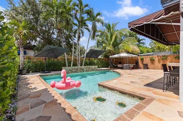 8740 NW 153rd Ter, Miami Lakes, FL 33018