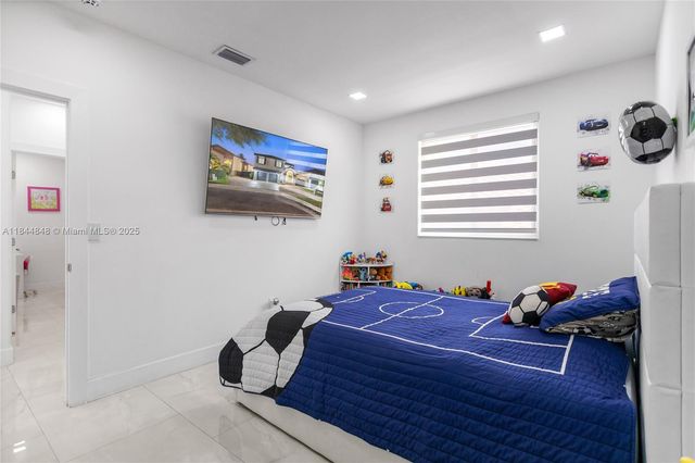 8740 NW 153rd Ter, Miami Lakes, FL 33018