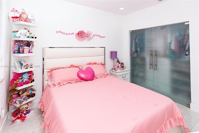 8740 NW 153rd Ter, Miami Lakes, FL 33018
