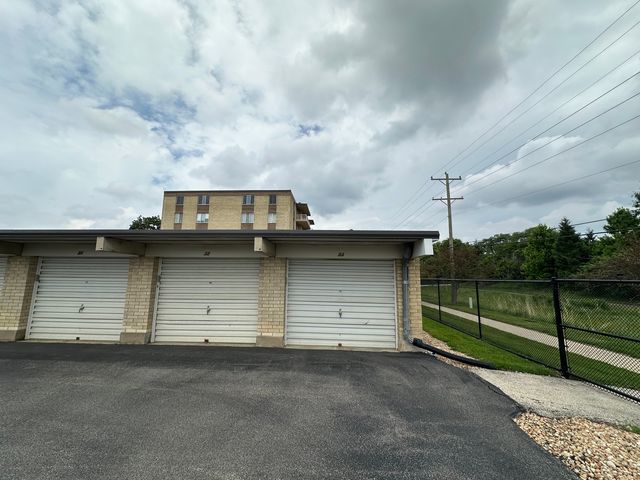 110 W Butterfield Road 310S, Elmhurst, IL 60126