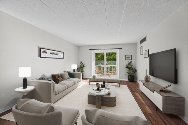 110 W Butterfield Road 310S, Elmhurst, IL 60126