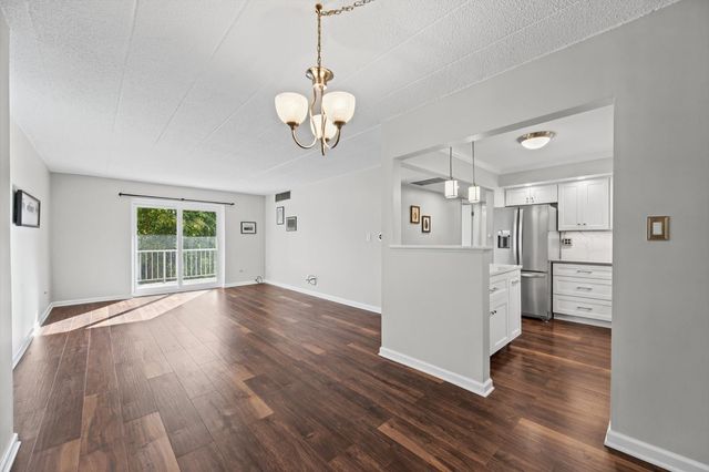 110 W Butterfield Road 310S, Elmhurst, IL 60126