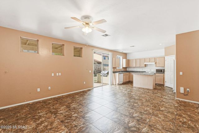 93 W Camino Presidio Quemado, Sahuarita, AZ 85629