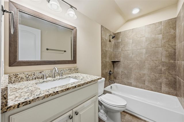 2947 Muirfield Avenue, Grand Prairie, TX 75104