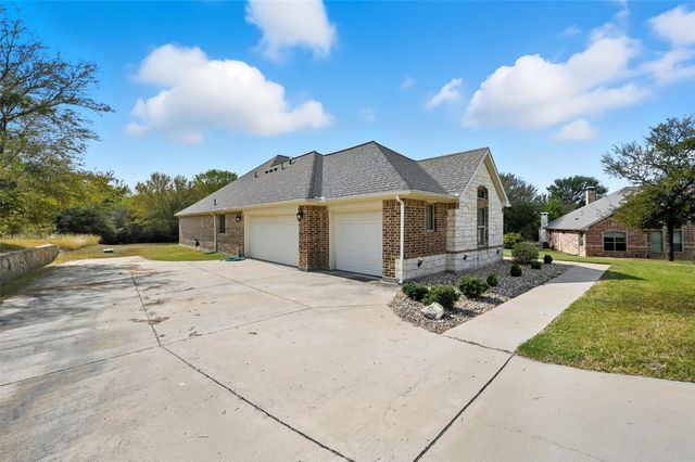 2947 Muirfield Avenue, Grand Prairie, TX 75104