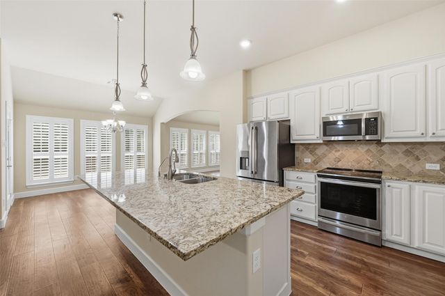 2947 Muirfield Avenue, Grand Prairie, TX 75104