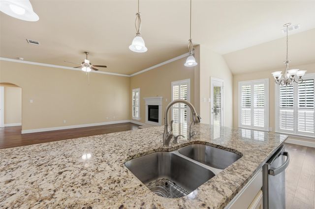 2947 Muirfield Avenue, Grand Prairie, TX 75104