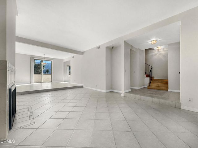 3200 Fairesta Street 16, La Crescenta, CA 91214