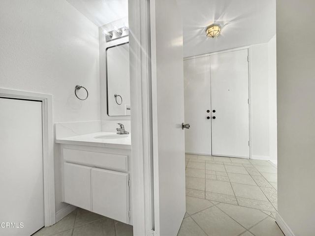 3200 Fairesta Street 16, La Crescenta, CA 91214