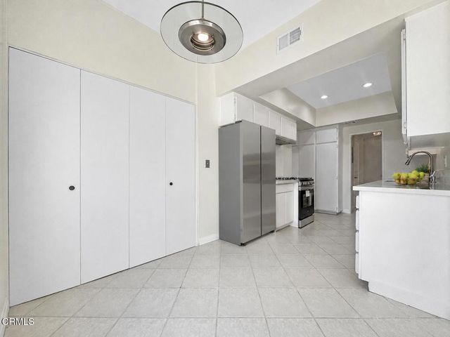 3200 Fairesta Street 16, La Crescenta, CA 91214